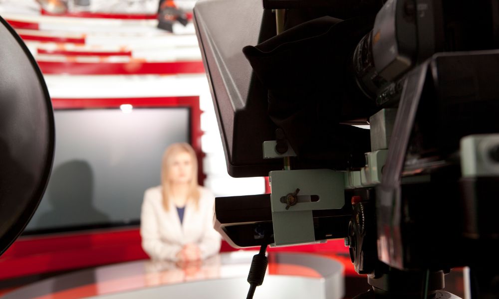 Why You Should Choose a Camera-Mounted Teleprompter