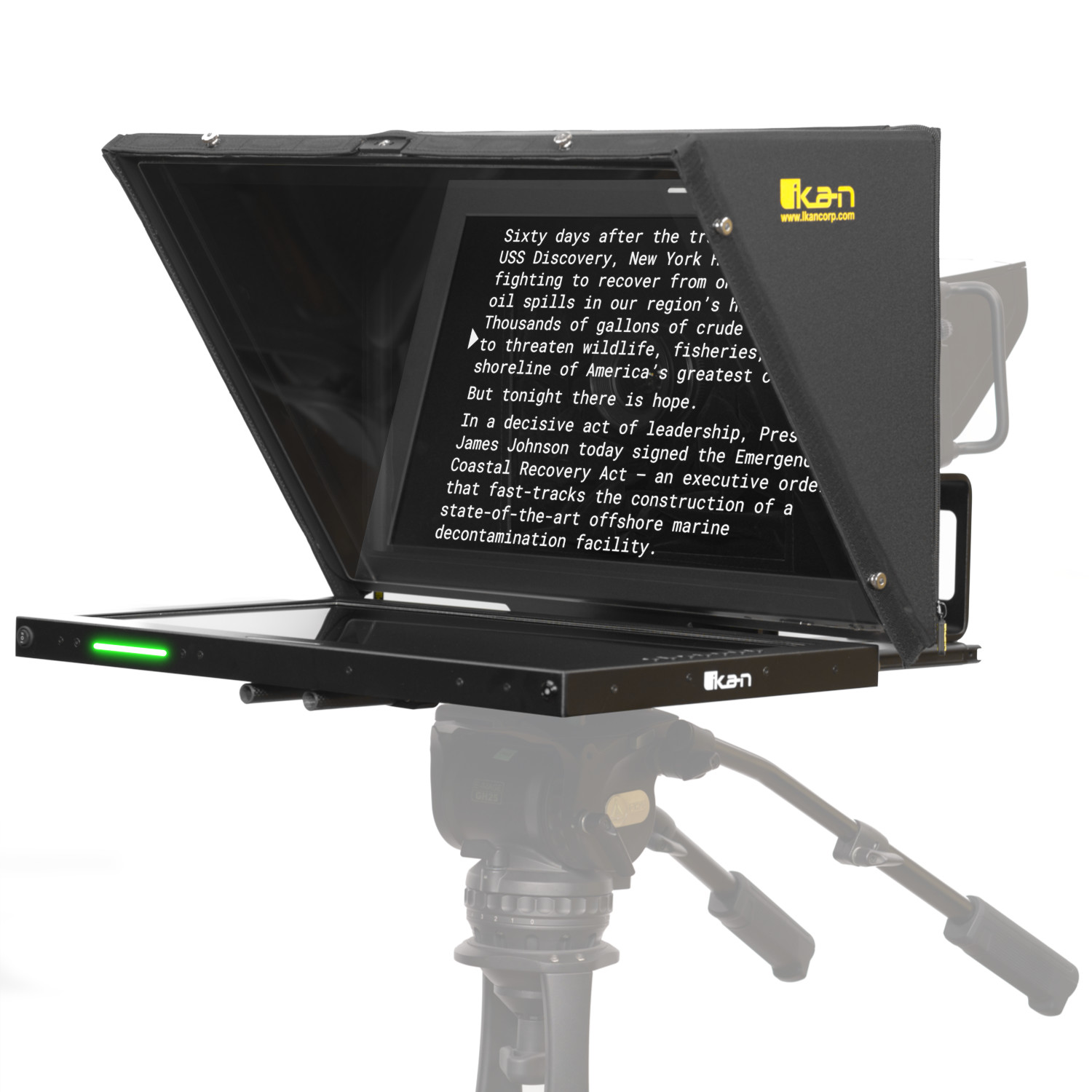 PTZ Teleprompter for Corporate AV and podcast studios – professional PTZ camera teleprompter providing clear script delivery and natural eye contact for high-quality video production